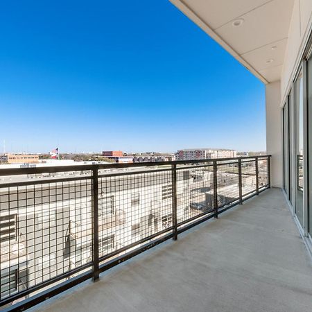 Snazzy Loft Style 2Br I Gym I Parking I Workspace Dallas Exterior photo