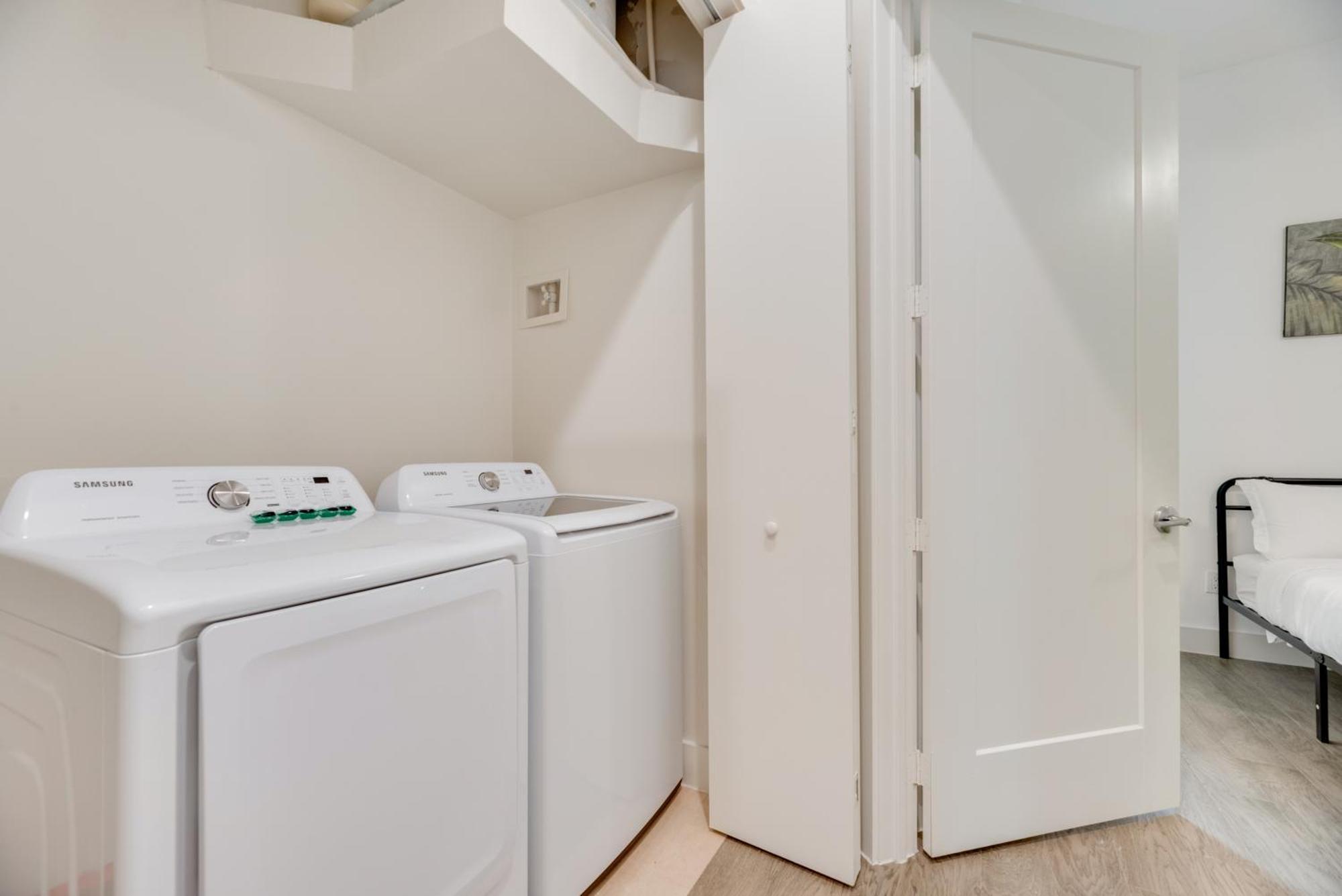 Snazzy Loft Style 2Br I Gym I Parking I Workspace Dallas Exterior photo