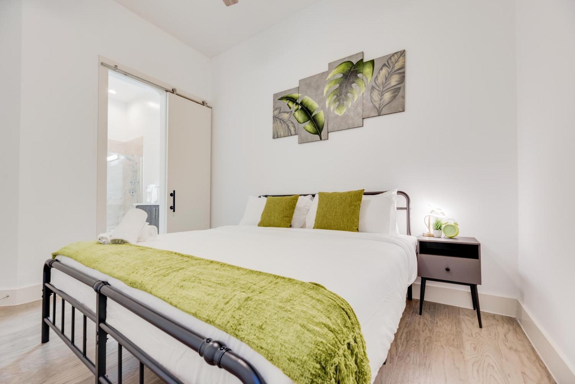 Snazzy Loft Style 2Br I Gym I Parking I Workspace Dallas Exterior photo