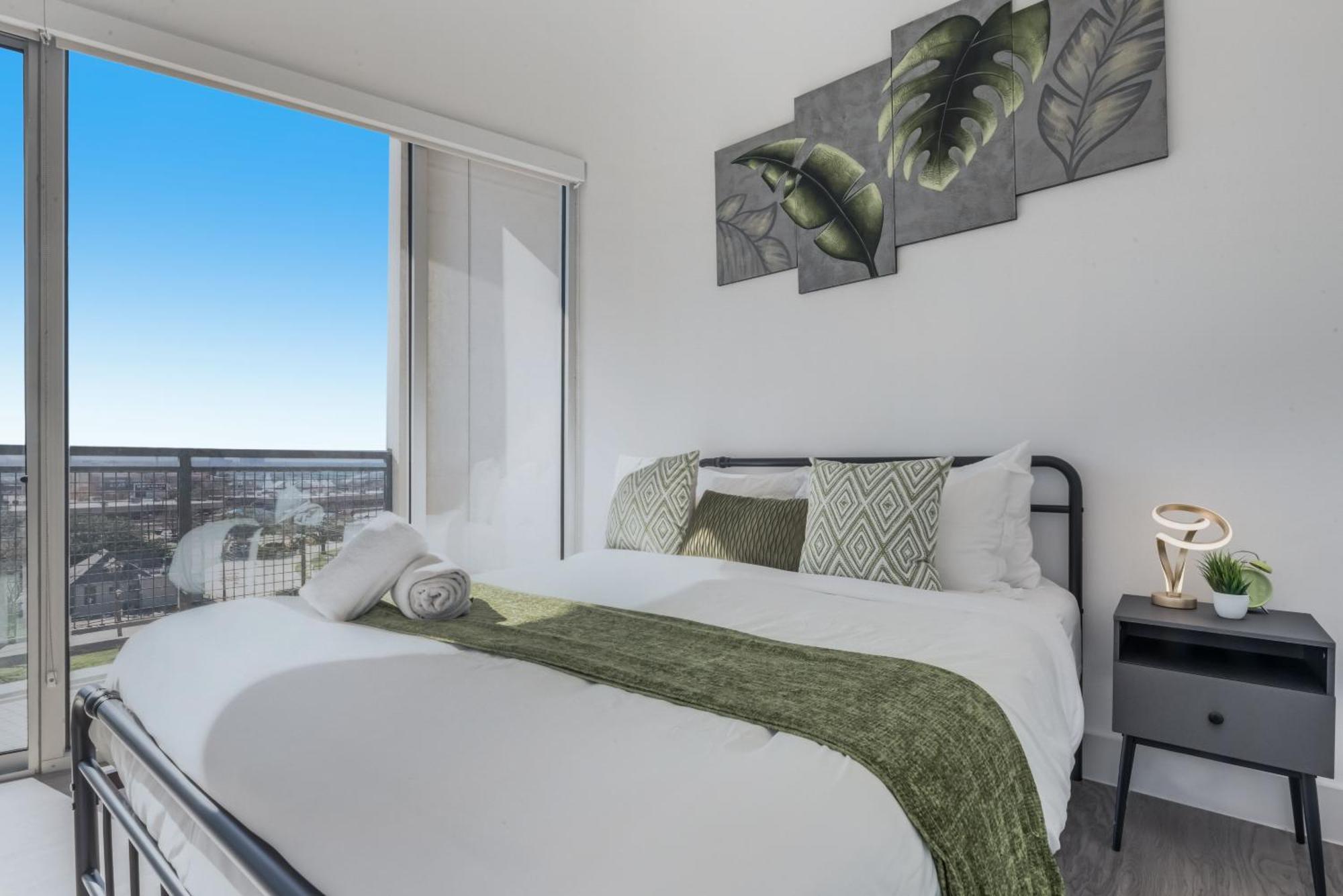 Snazzy Loft Style 2Br I Gym I Parking I Workspace Dallas Exterior photo